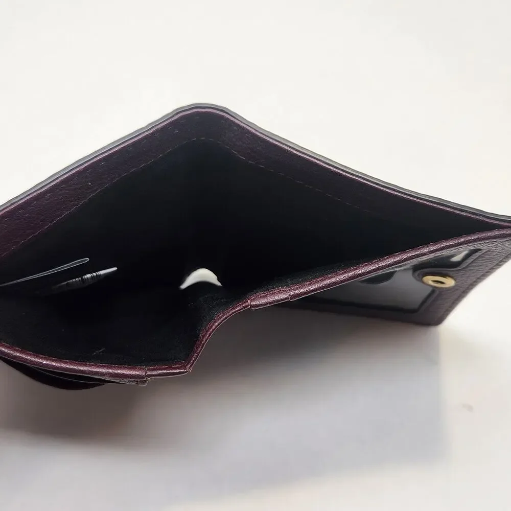 Marc by Marc Jacobs Classic Q Bifold Wallet Single Snap Closure Maroon Leather - Picture 6 of 7